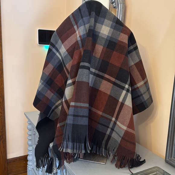 Plaid Women's Scarf in Black and Brown - Picture 6 of 8